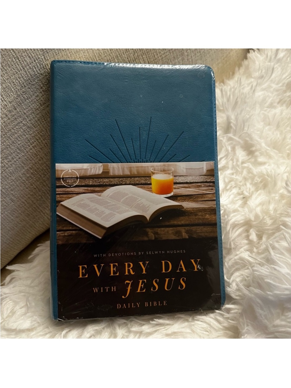 Devotional “Every Day with Jesus Daily Bible “- Black & Turquoise Leather Cover